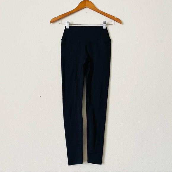 CSB Crop Shop Boutique SMALL Serenity Scrunch back black high waisted leggings - Picture 3 of 7
